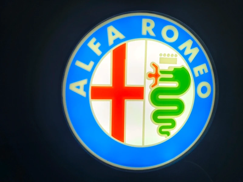 Alfa Romeo 4 cores — imagem 8